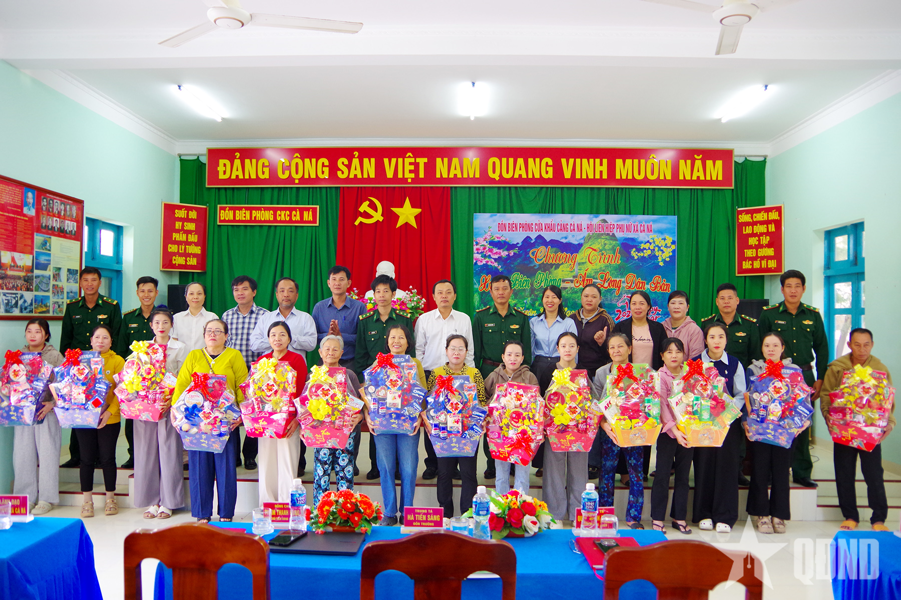 Mang Tết đến khu vực biên giới biển Cà Ná 